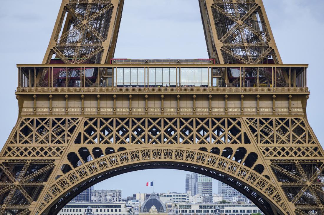 Pháp sẽ khắc tên 72 nữ học giả xuất chúng lên tháp Eiffel để tôn vinh phụ nữ trong khoa học