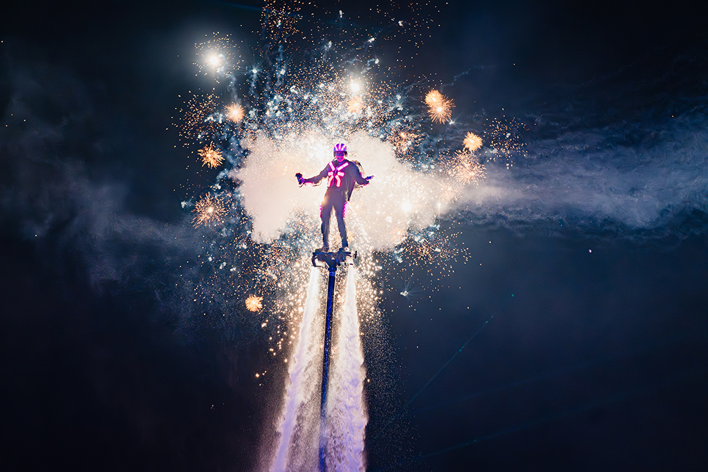 Đảo ngọc dịp cuối năm nay toả sáng rực rỡ trong đại hội ánh sáng và pháo hoa