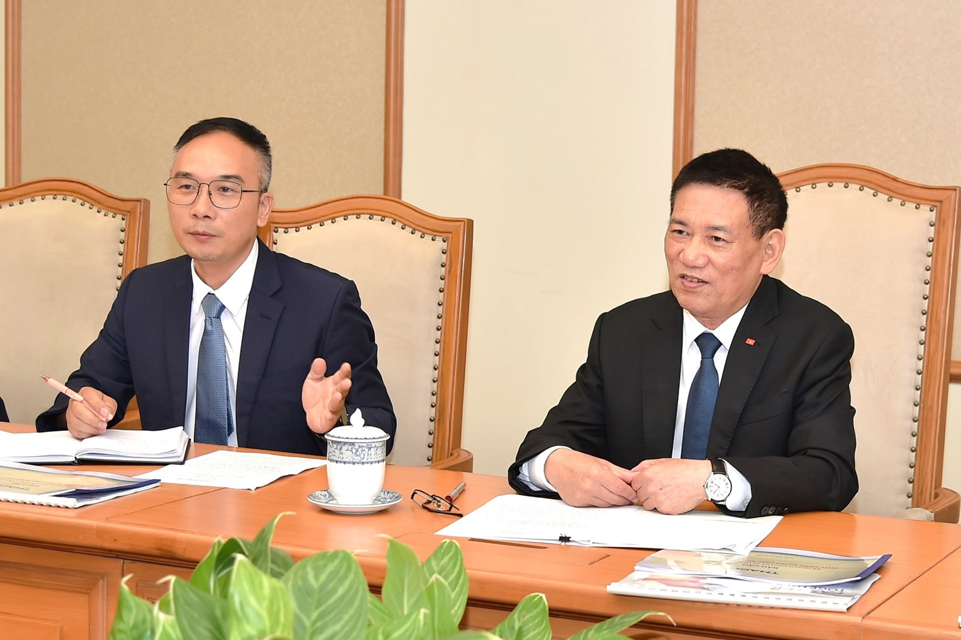 Phó Thủ tướng Hồ Đức Phớc đánh giá cao đề xuất hợp tác, chuyển giao công nghệ của Hyundai Rotem (Ảnh: VGP)