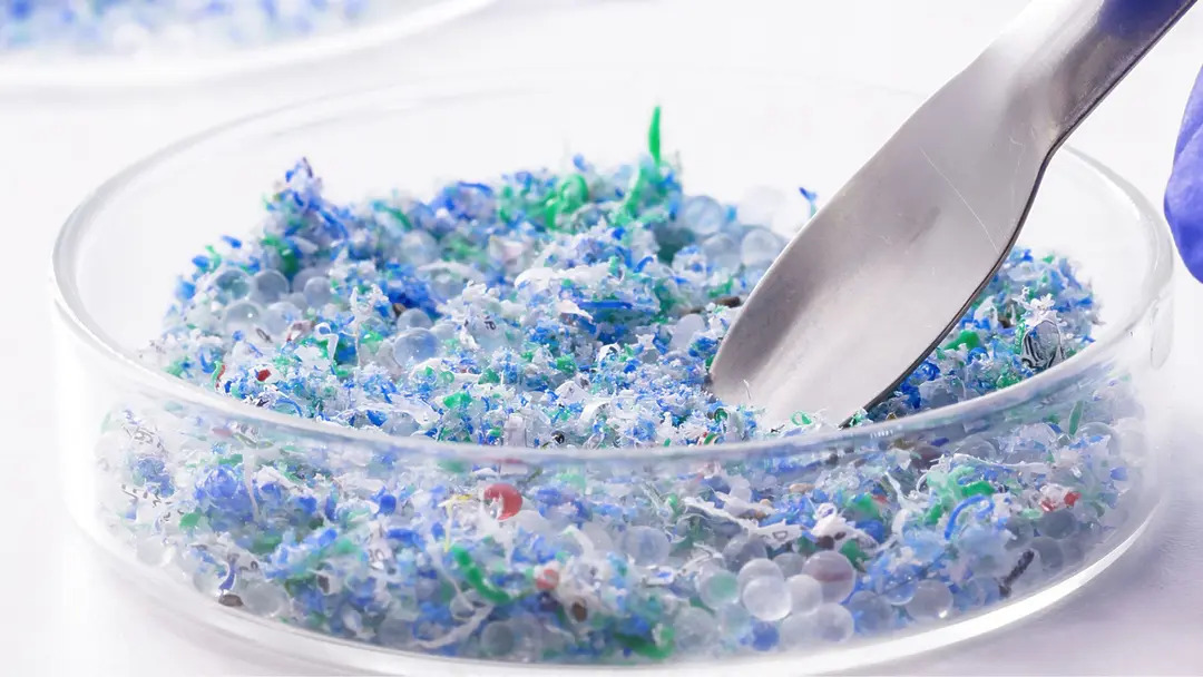 Các nhà khoa học tạo ra loại nhựa có thể lập trình để tự hủy theo yêu cầu