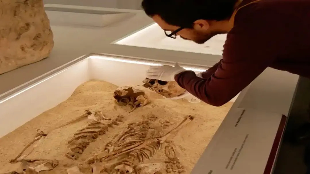 Cặp hài cốt 12.000 năm tuổi hé lộ căn bệnh di truyền hiếm gặp cổ xưa nhất lịch sử