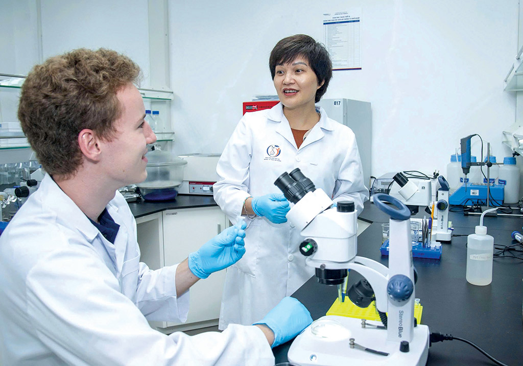 PGS.TS Ngô Thị Thúy Hường, người “gieo mầm xanh từ những điều nhỏ bé”