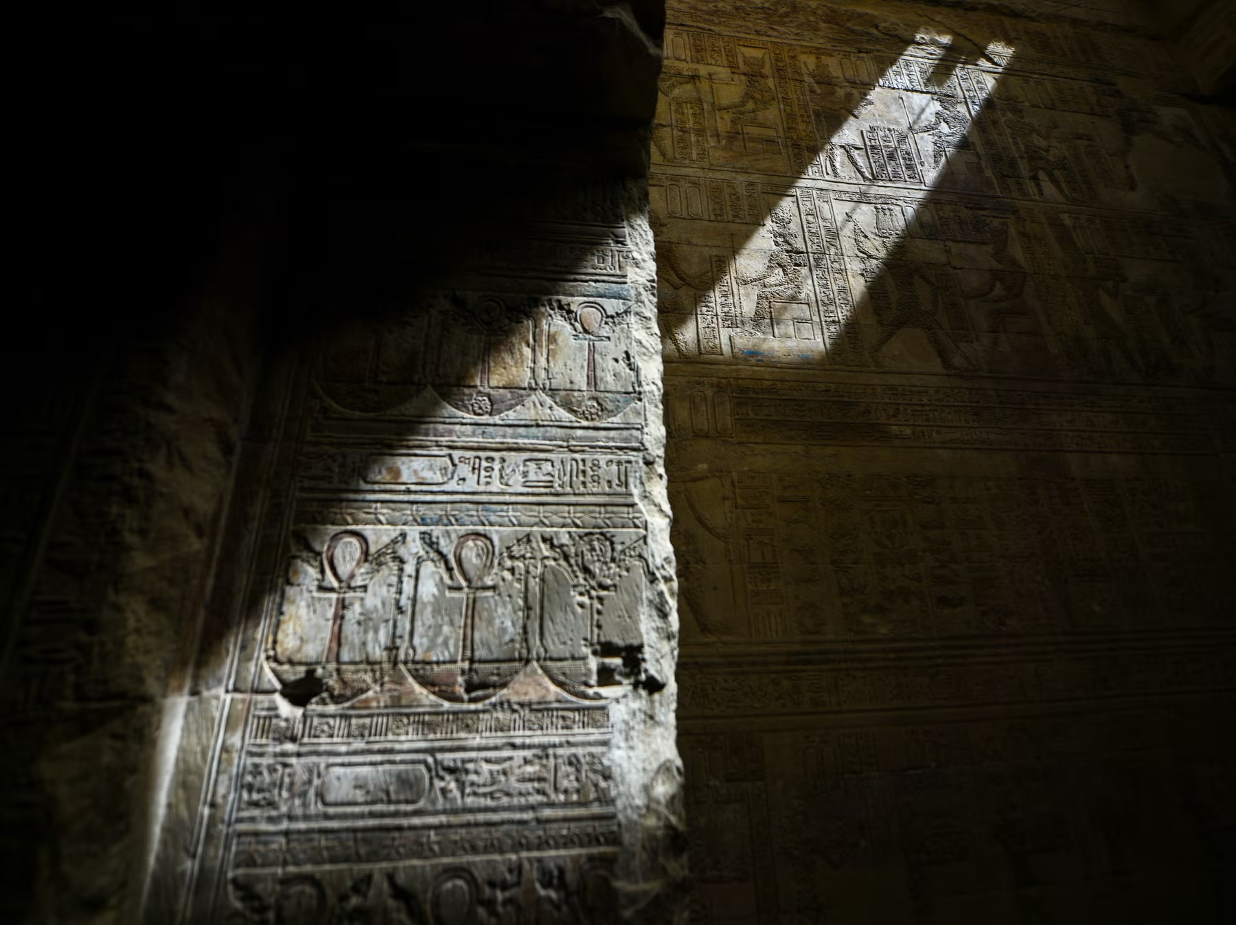 Phát hiện dấu tích công trình bí ẩn chôn vùi dưới thành phố Ai Cập cổ