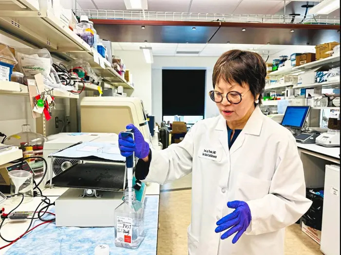 Nữ khoa học gia gốc Á giành “Oscar khoa học” nhờ nghiên cứu tiên phong về chỉnh sửa gen trong điều trị rối loạn máu di truyền