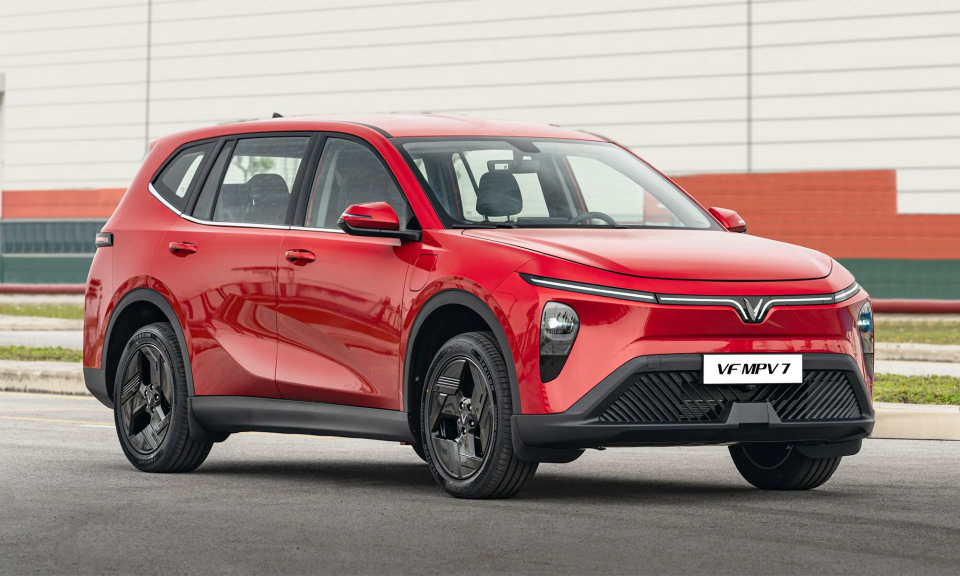 Xe du lịch gia đình thời “ngại tốn xăng”: VinFast VF MPV 7 ghi điểm nhờ hạ tầng sạc phủ rộng và chính sách sạc 0 đồng