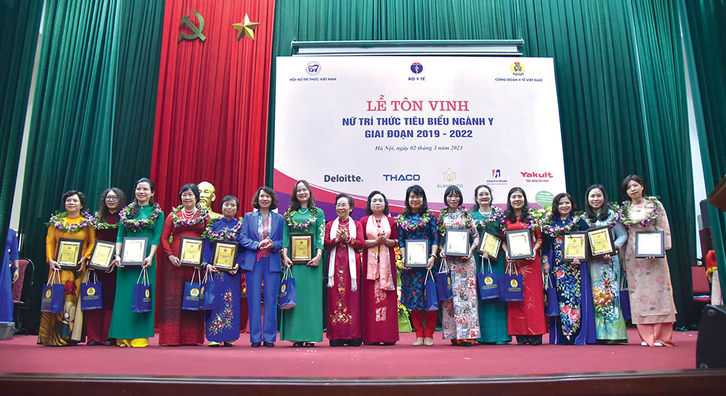 Lễ tôn vinh nữ trí thức tiêu biểu ngành y giai đoạn 2019-2022