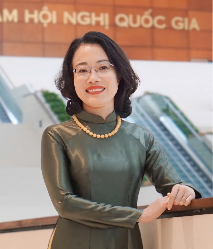 Từ phòng thí nghiệm đến diễn đàn quốc gia, PGS.TS Phạm Thị Thanh Ngà – Viện trưởng, Chi hội trưởng Hội Nữ trí thức Viện Khoa học Khí tượng Thủy văn, Môi trường và Biển luôn hiện diện với vai trò kết nối khoa học và thực tiễn.