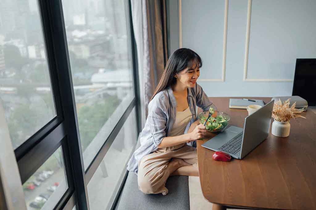 Phong cách sống của phụ nữ hiện đại: Đẹp không chỉ là diện mạo, mà là một hệ tri thức