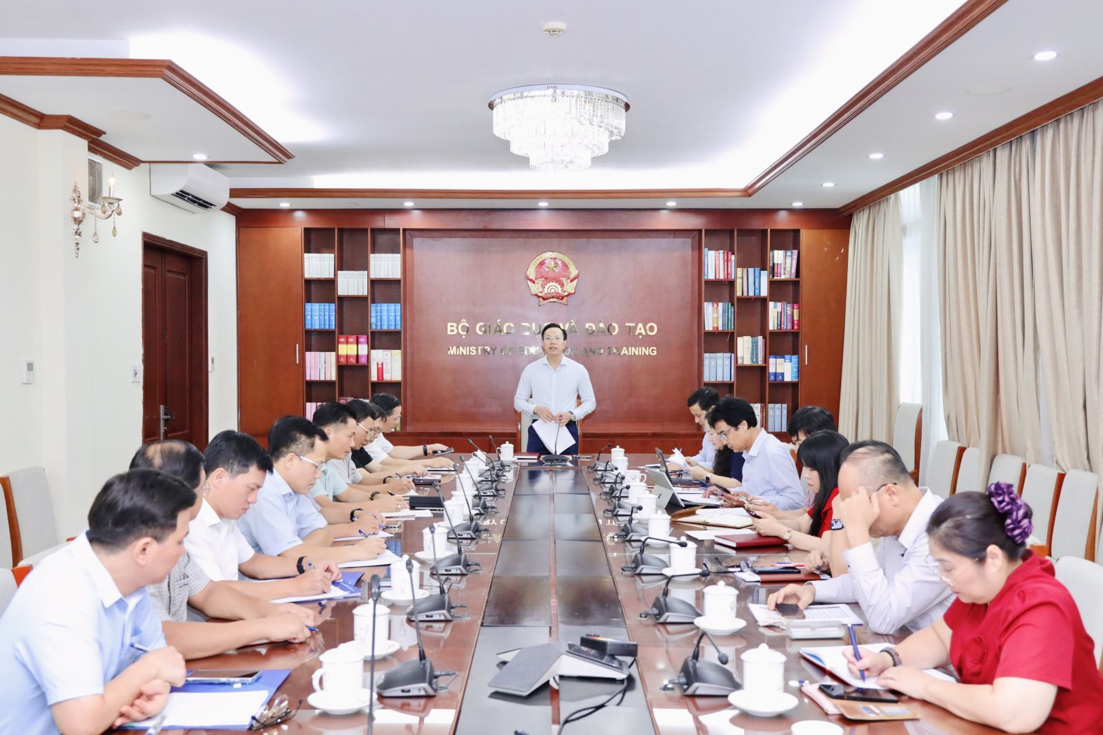 Tại buổi làm việc của Thứ trưởng Bộ Giáo dục và Đào tạo Đoàn Trung Kiên với Nhà xuất bản Giáo dục Việt Nam. Ảnh: Bộ GD-ĐT