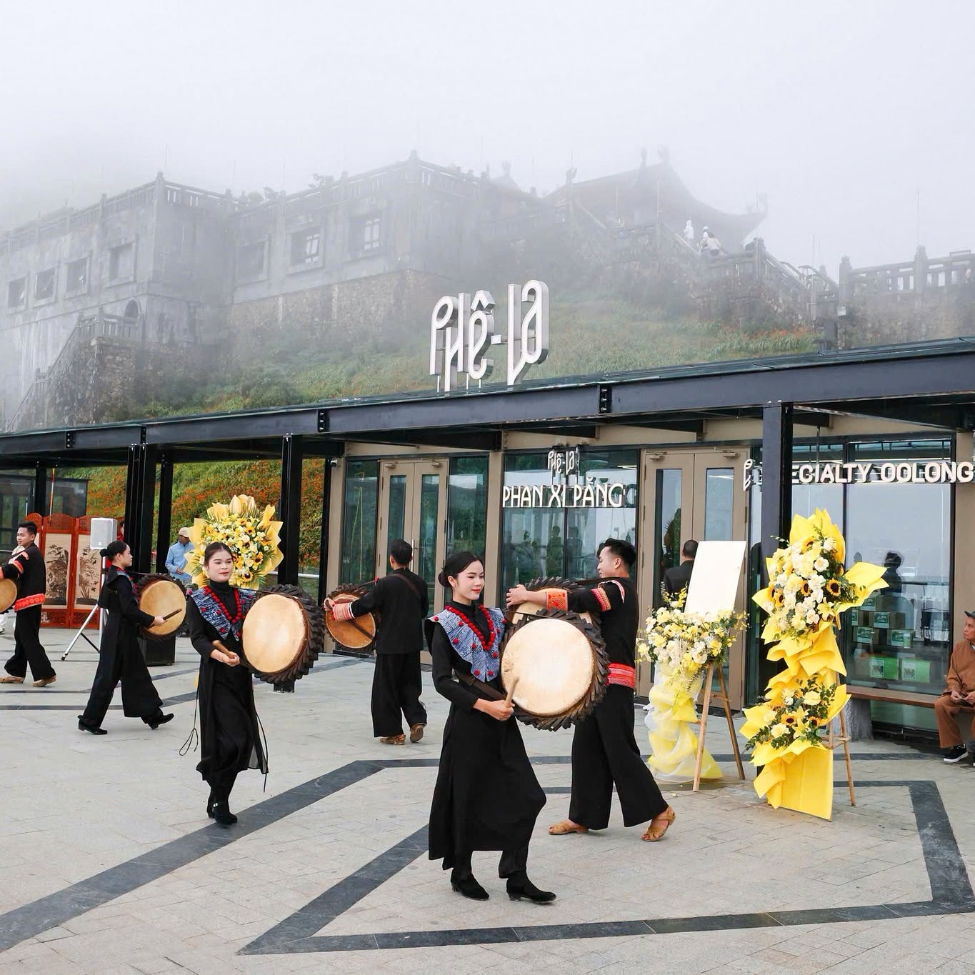 Phê La Phan Xi Păng – điểm dừng chân đậm bản sắc Việt giữa biển mây Fansipan