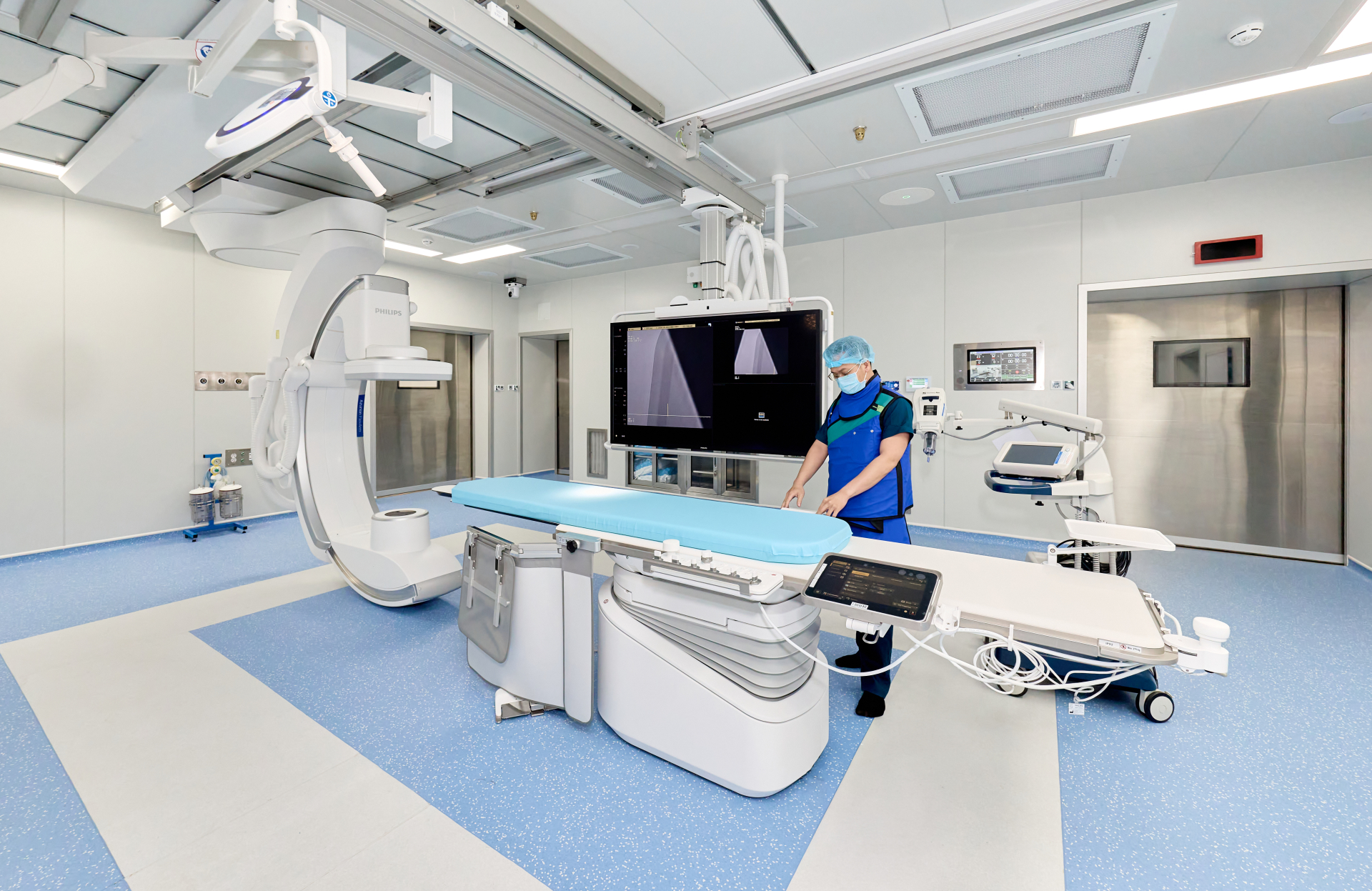 Phú Quốc từng bước đầu tư năng lực điều trị chuyên sâu ngay trên đảo với thiết bị hiện đại, vốn chỉ có ở bệnh viện tuyến cuối
