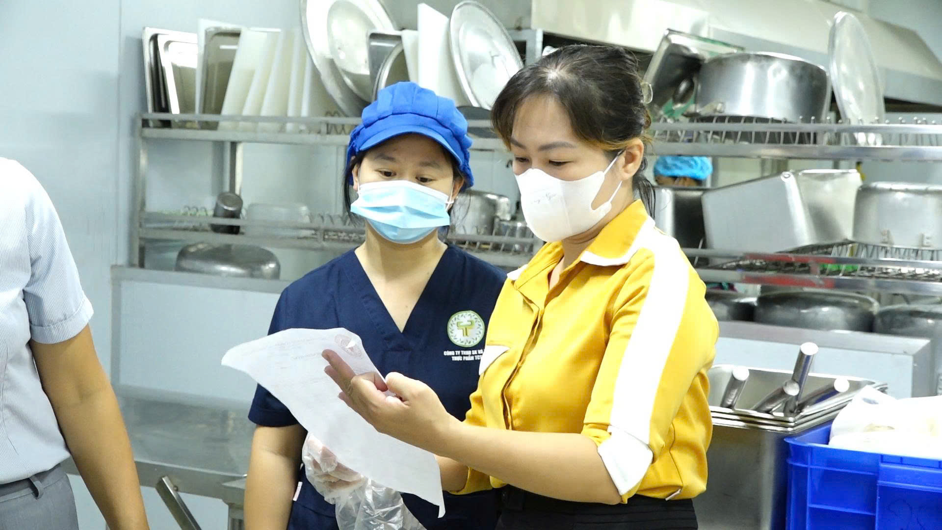 Việc kiểm tra quy trình tổ chức bữa ăn bán trú sẽ ứng dụng nền tảng số thay thế cách làm trước đây
