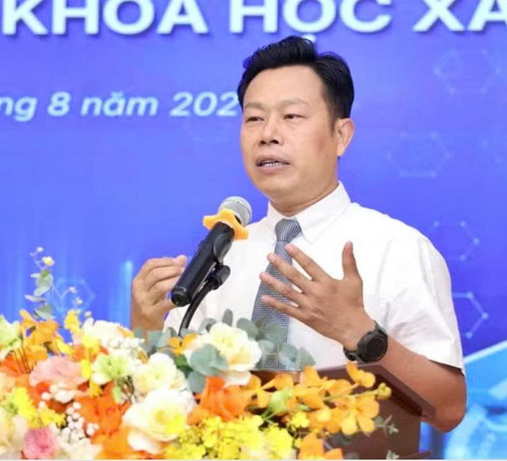 Thứ trưởng Bộ Giáo dục và Đào tạo Lê Quân yêu cầu xây dựng các trung tâm nghiên cứu xuất sắc về AI