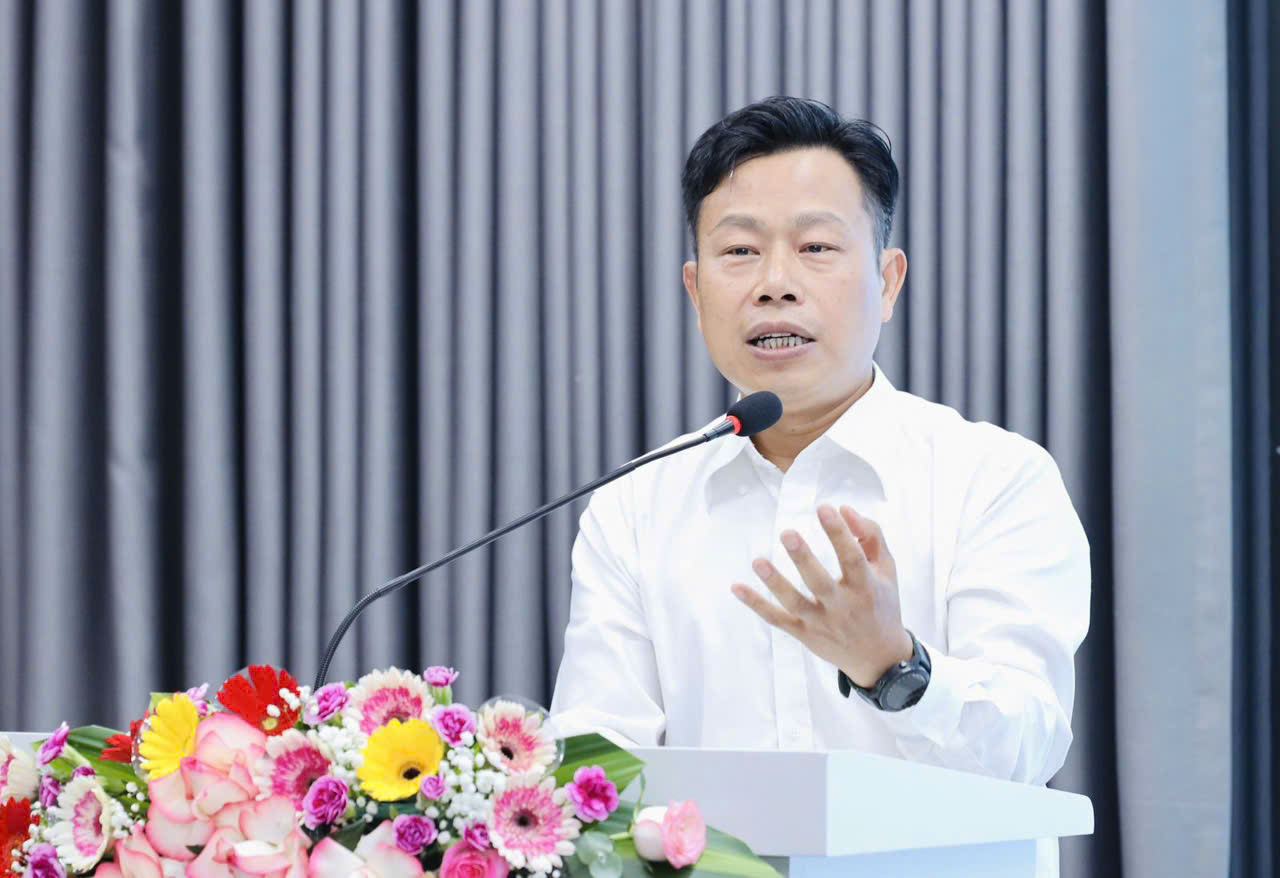 Thứ trưởng Bộ Giáo dục và Đào tạo Lê Quân cho rằng phát triển đại học tinh hoa không thể theo cách dàn hàng ngang