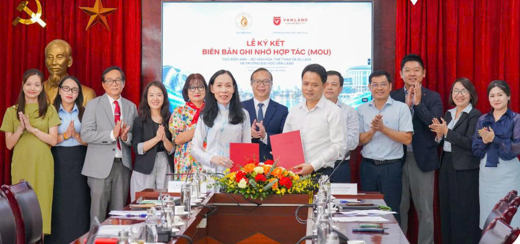 Tại lễ ký kết