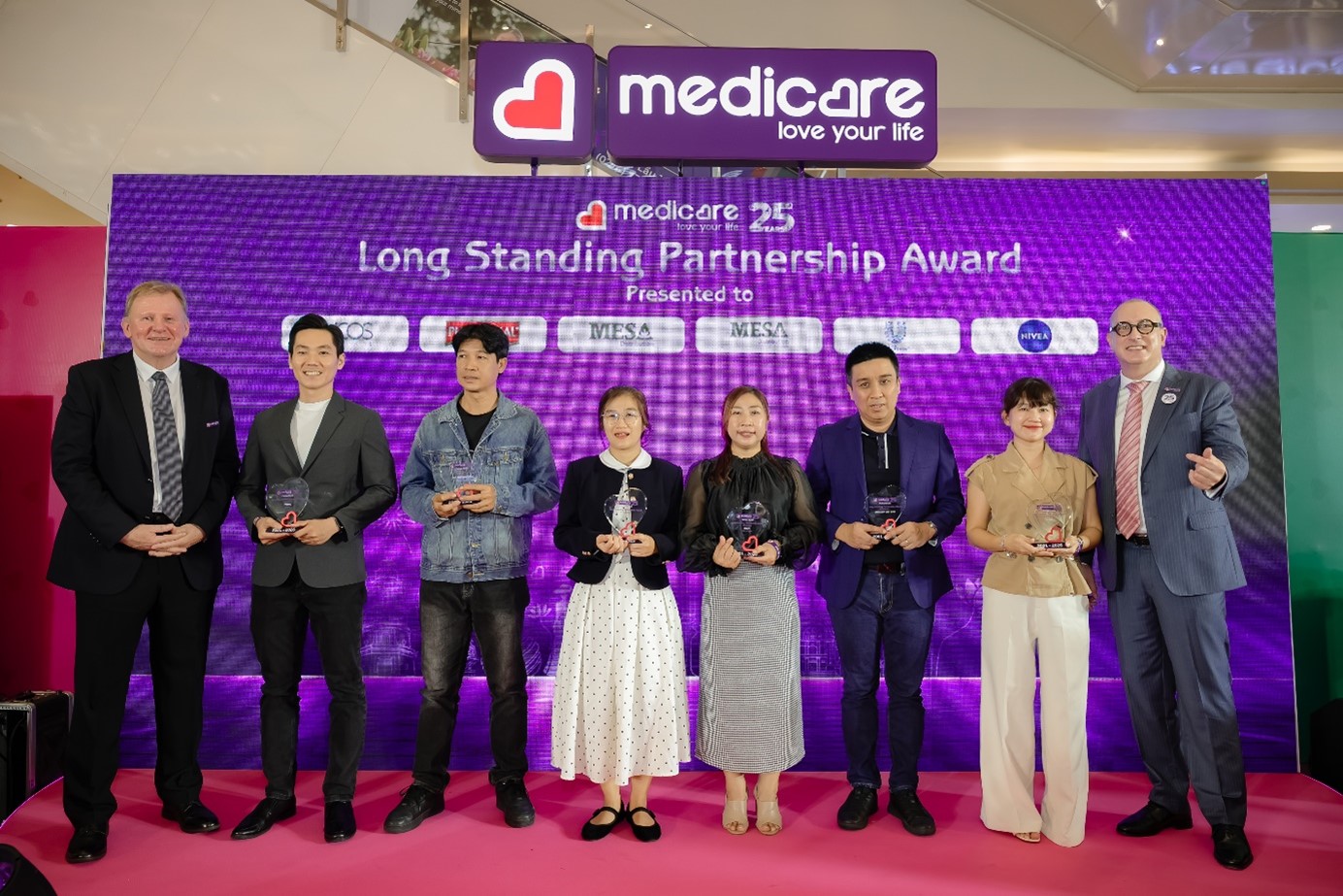 Hạng mục Đối tác gắn bó lâu dài tri ân các doanh nghiệp như Unilever, Mesa Group… đã đồng hành cùng MEDiCARE qua nhiều giai đoạn phát triển.