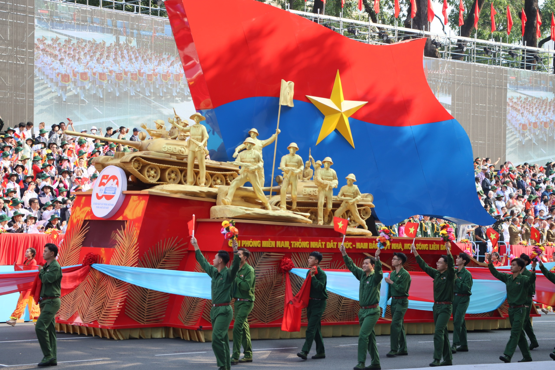 Long trọng Lễ kỷ niệm 50 năm Giải phóng miền Nam, thống nhất đất nước