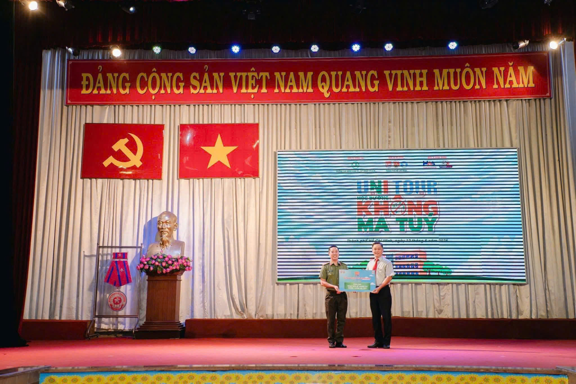 Uni Tour -  lan tỏa thông điệp phòng, chống ma túy đến sinh viên