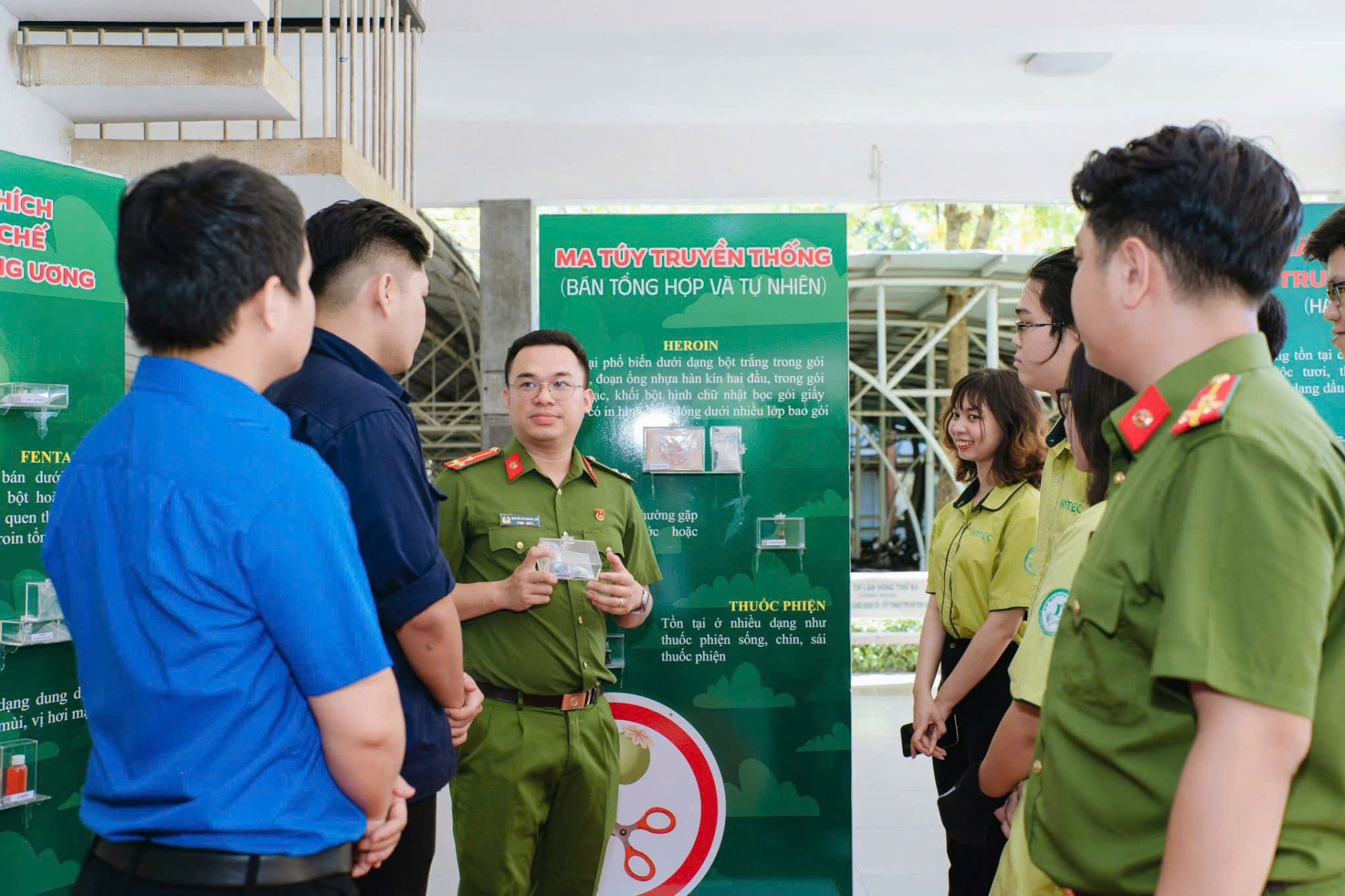 Công an TP.HCM quyết tâm xây dựng môi trường học đường an toàn, không ma túy. Ảnh: Công an TP.HCM