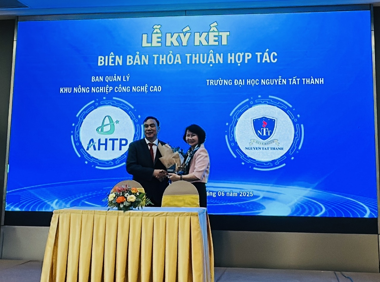 PGS TS Trần Thị Hồng - Phó Hiệu trưởng trường Đại học Nguyễn Tất Thành