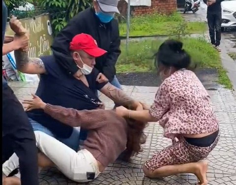 Một vụ việc nghi là đánh ghen trên đường tại Quảng Nam vài năm trước.