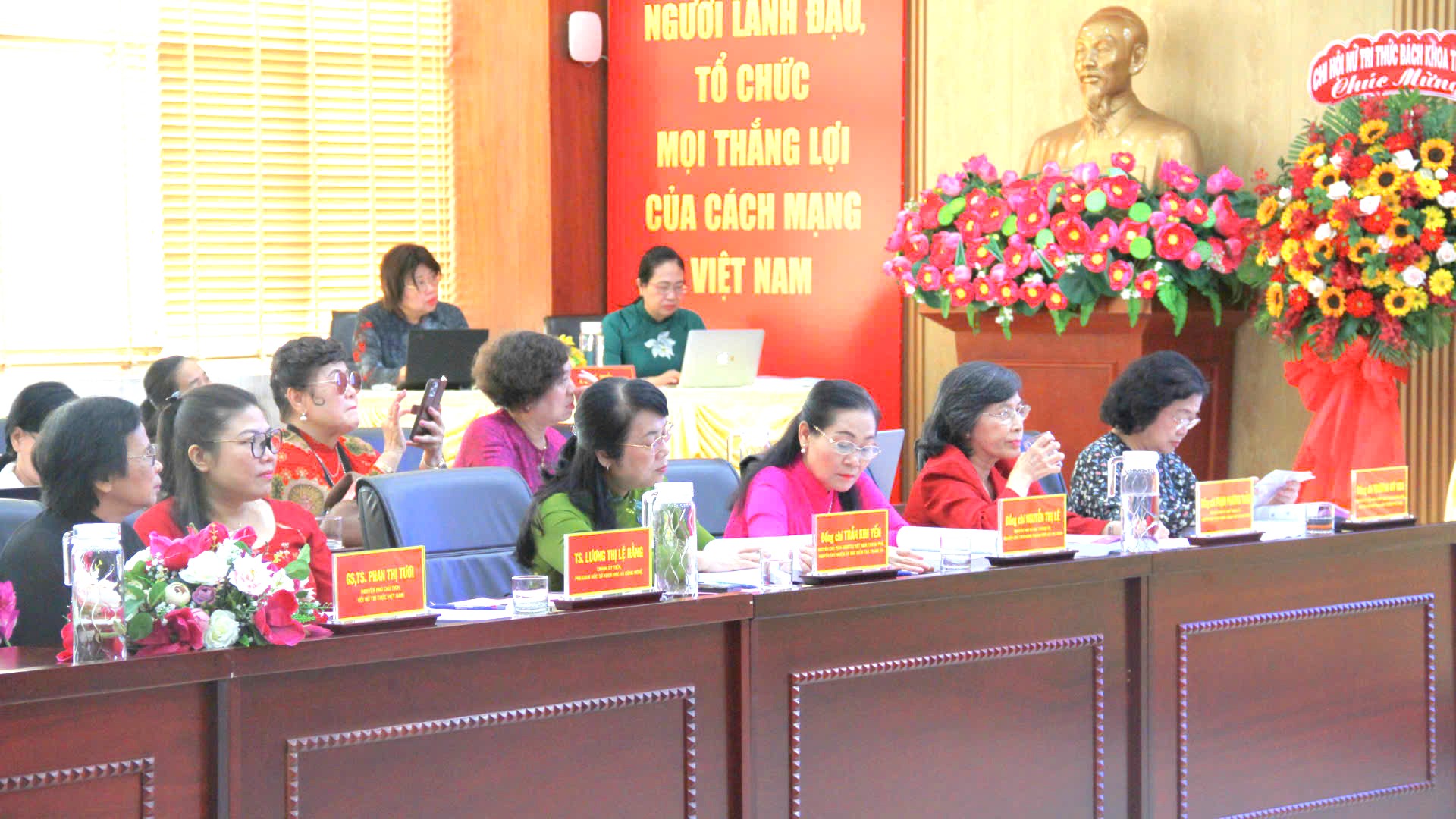 Đại biểu và khách mời tham dự Hội thảo