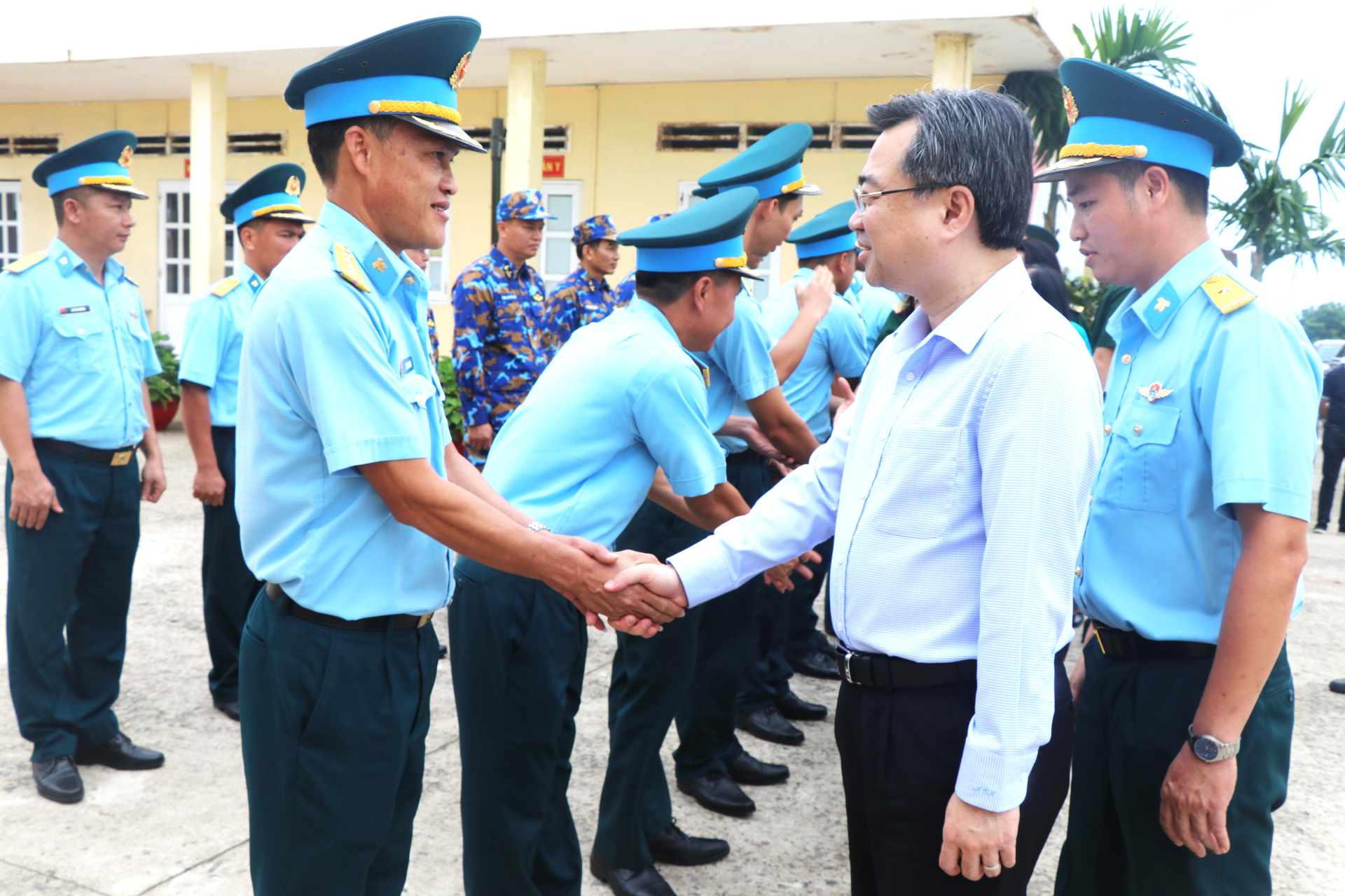 Nguyên Phó Chủ tịch nước Trương Mỹ Hoa cùng lãnh đạo TP.HCM tri ân người có công tại đặc khu Côn Đảo