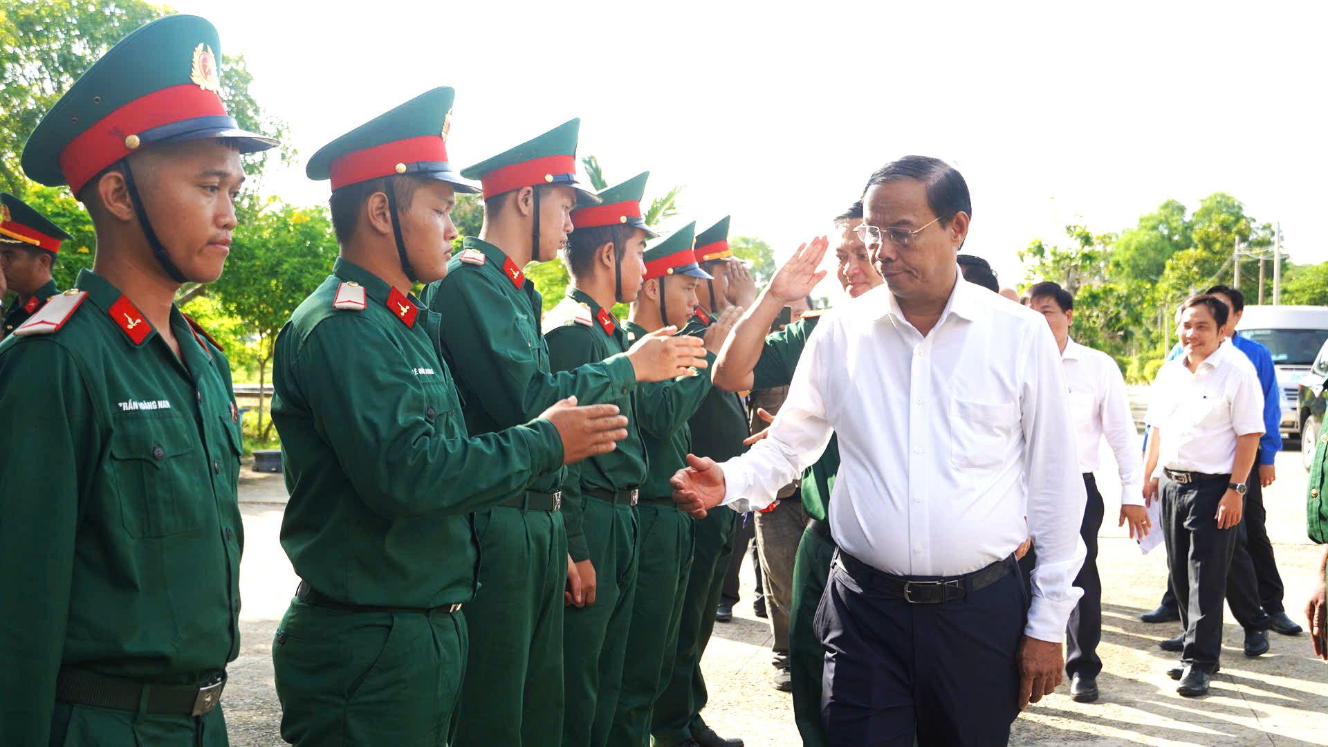 Nguyên Phó Chủ tịch nước Trương Mỹ Hoa cùng lãnh đạo TP.HCM tri ân người có công tại đặc khu Côn Đảo