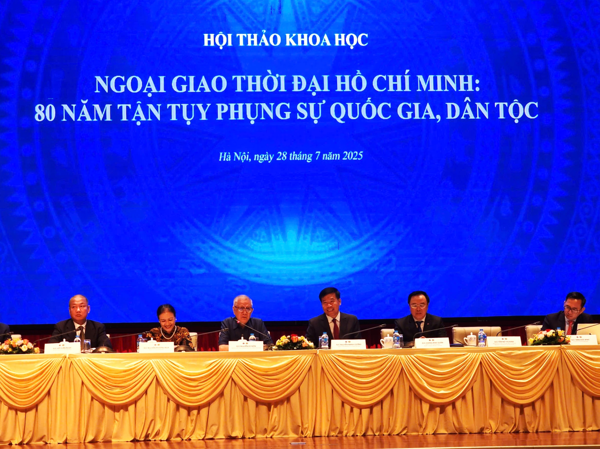 Ban điều hành Hội thảo