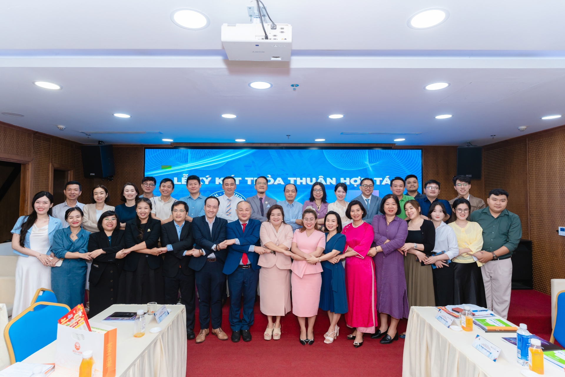 CLB cựu sinh viên Doanh nhân USSH đã tổ chức chương trình tọa đàm “Doanh Nhân USSH kết nối trong vận hội mới của đất nước”