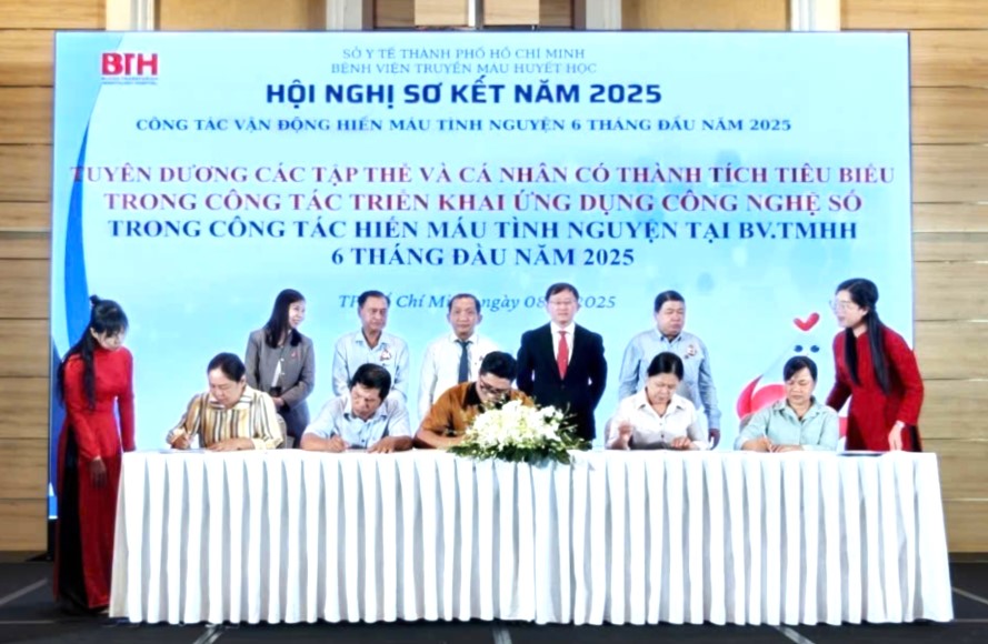 Các phường, xã và đặc khu TP.HCM cam kết đồng hành cùng BVTMHH. Ảnh: Sở Y tế TP.HCM