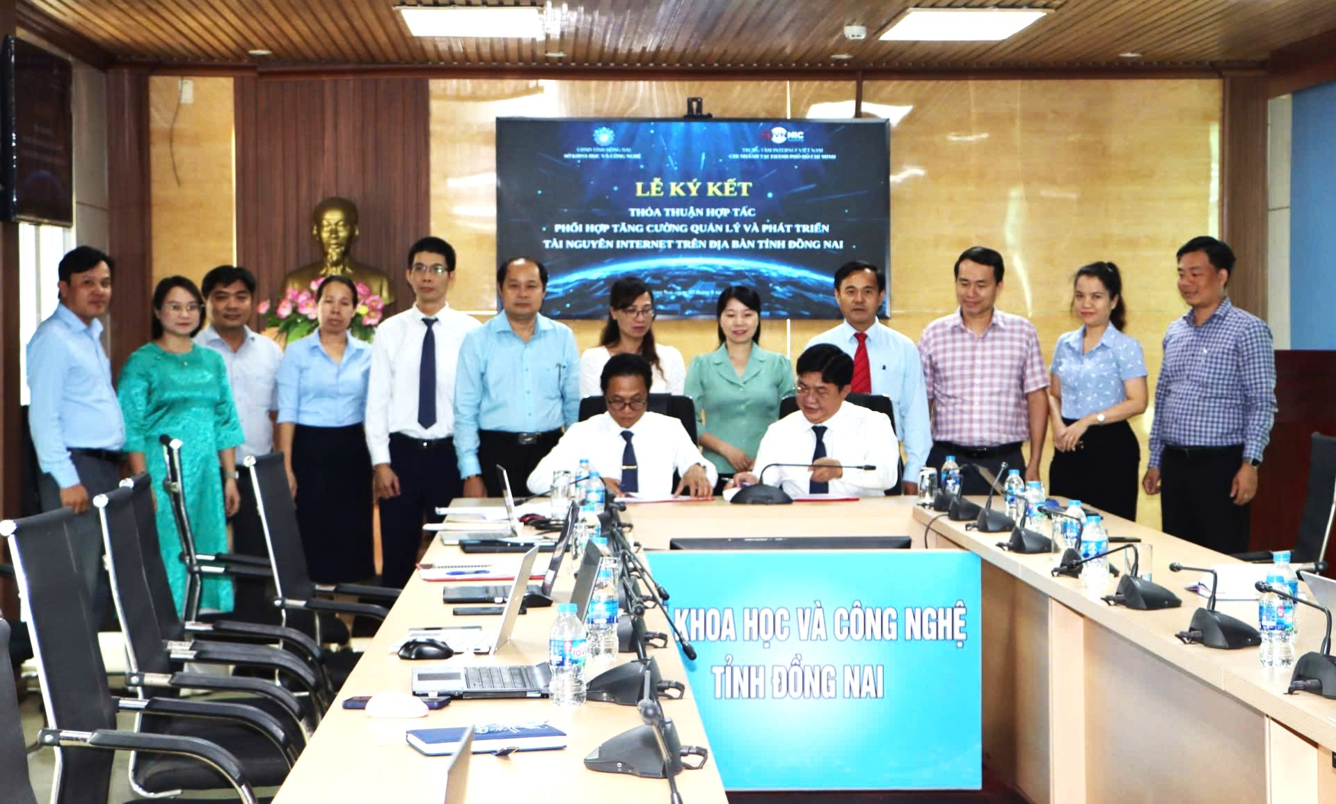 Lễ ký kết thỏa thuận hợp tác tăng cường quản lý và phát triển tài nguyên Internet trên địa bàn tỉnh Đồng Nai