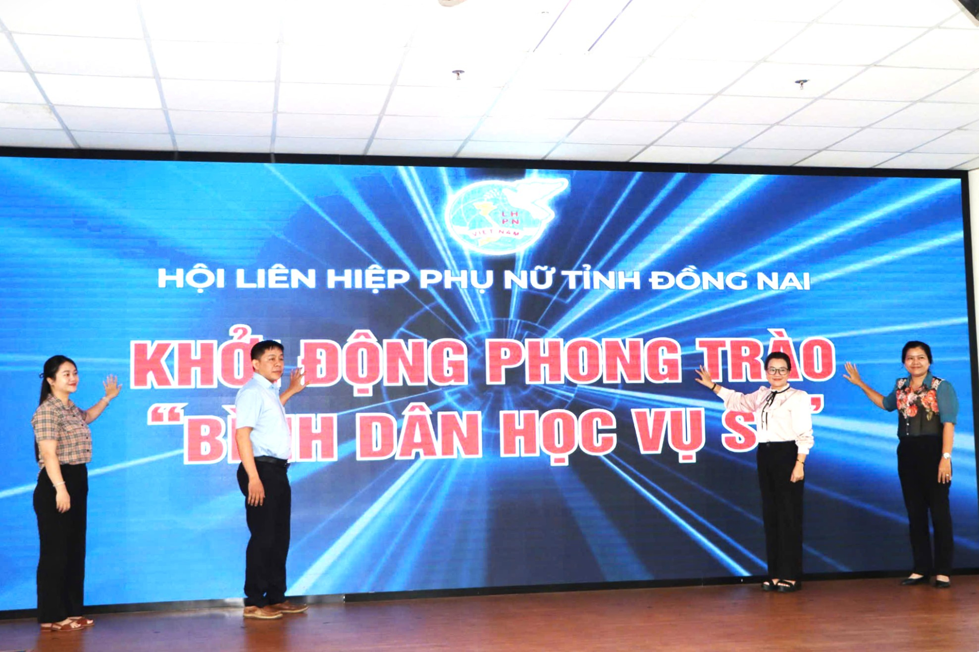 Hội LHPN tỉnh Đồng Nai khởi động phong trào “Bình dân học vụ số”