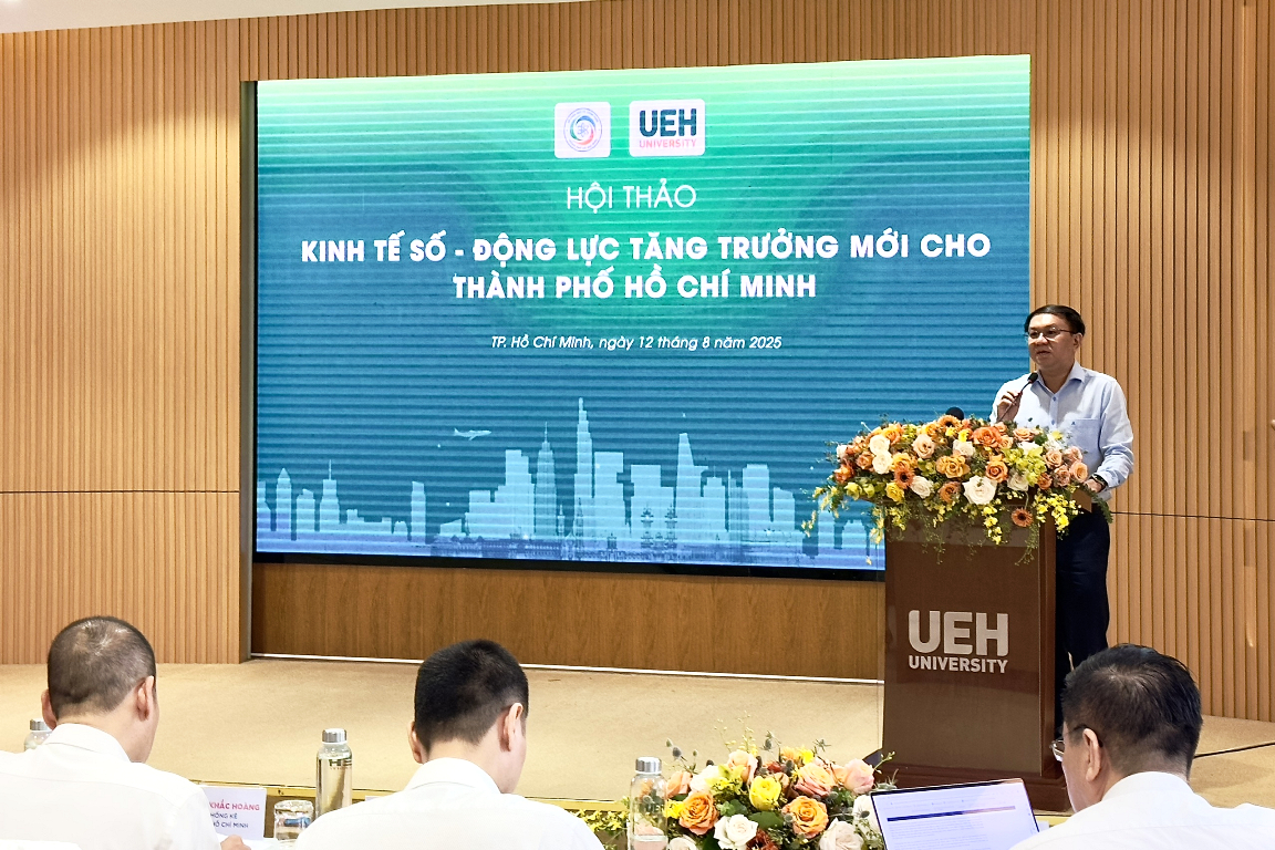 Ông Lâm Đình Thắng, Giám đốc Sở Khoa học và Công nghệ TP.HCM phát biểu khai mạc sự kiện. Ảnh: Minh Nhã