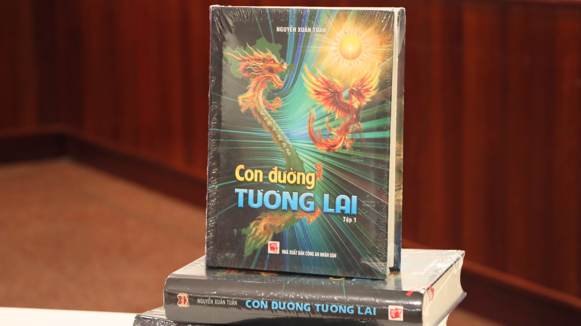 Cuốn sách của tác giả Nguyễn Xuân Tuấn được phát hành với số lượng lớn