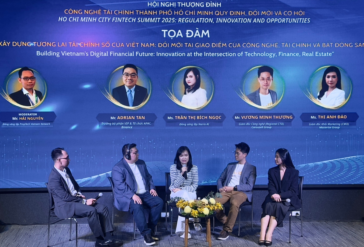 Các diễn giả trong phiên thảo luận “Xây dựng tương lai tài chính số của Việt Nam: Đổi mới tại giao điểm của công nghệ, tài chính và bất động sản”. Ảnh: CESTI