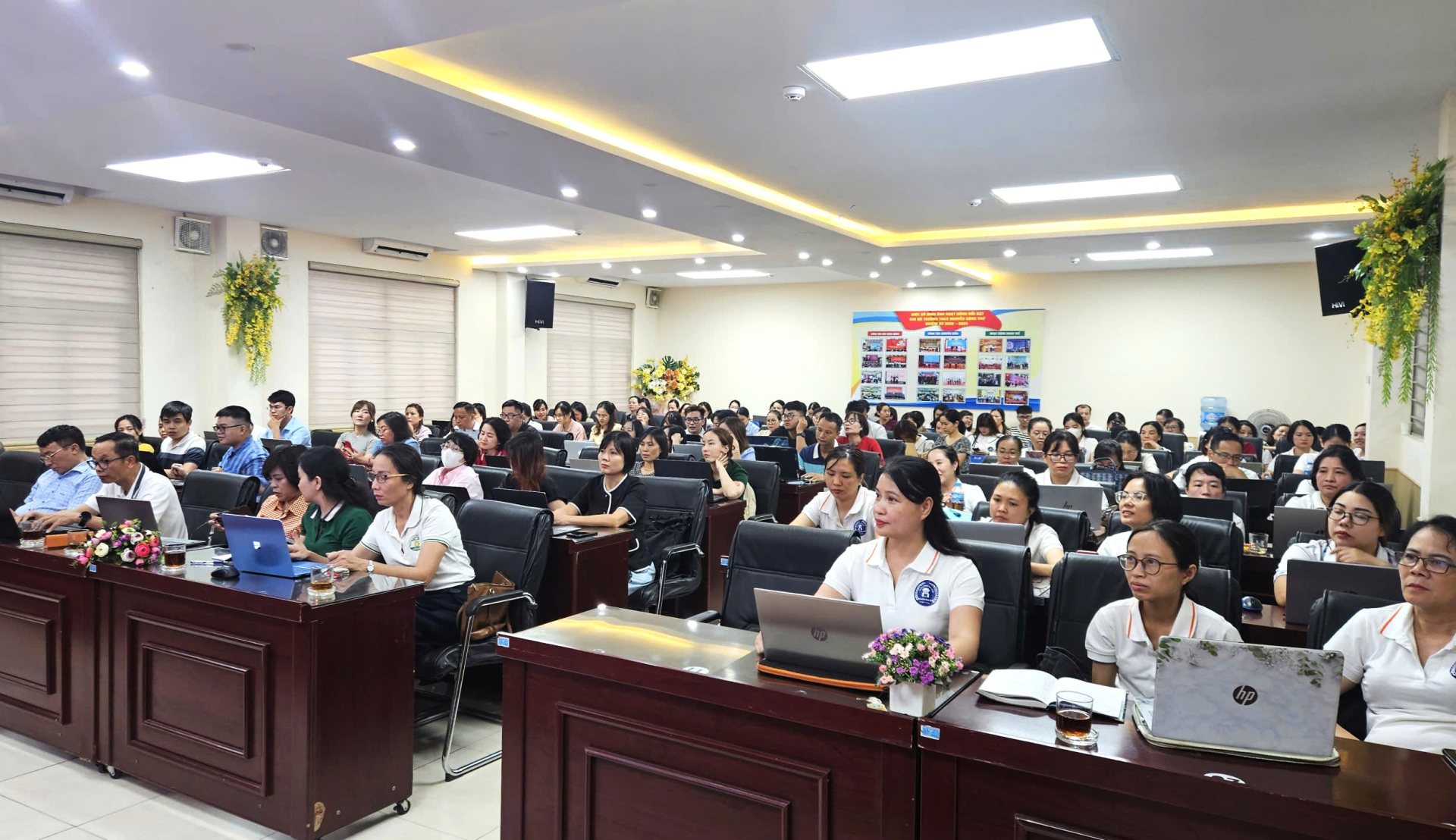 Quang cảnh buổi tập huấn
