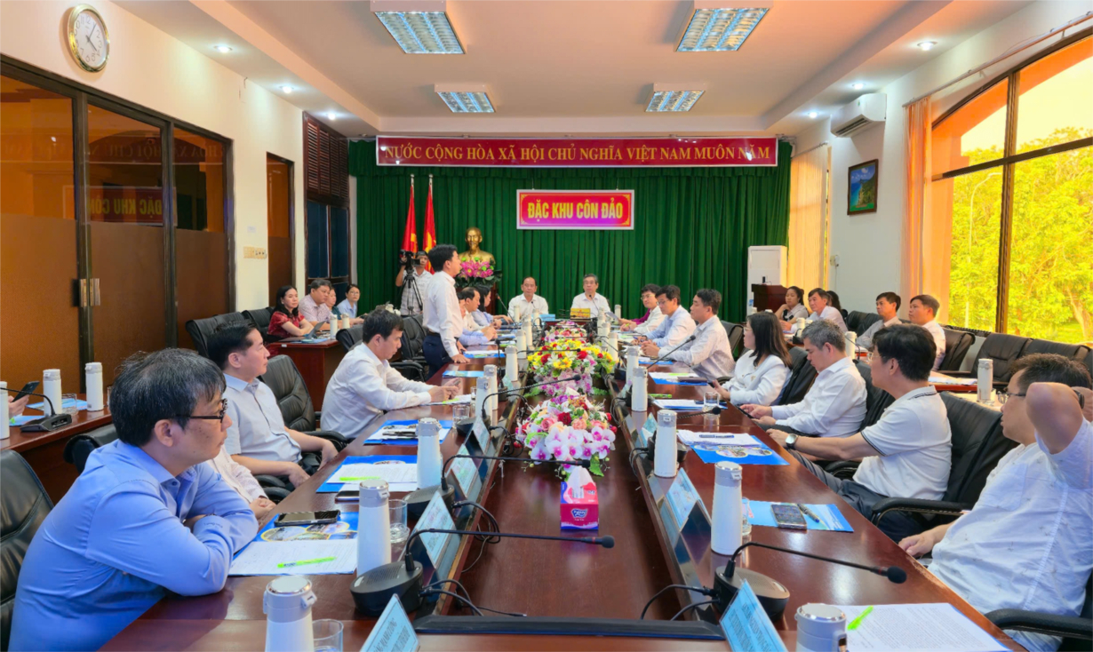 Buổi khảo sát thực tế của lãnh đạo TP và lãnh đạo các bệnh viện chuẩn bị cho Chương trình luân phiên bác sĩ chuyên khoa đến công tác tại Côn đảo (ngày 16/7/2025). Ảnh: SYT