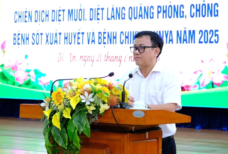 TS.BS.CKII Huỳnh Minh Chín, Phó Giám đốc Sở Y tế TP.HCM phát biểu chỉ đạo tại lễ phát động. Ảnh: SYT