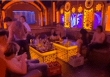 Chị chồng 'bá đạo', lái Mercedes đến tận quán karaoke đánh ghen thay em dâu
