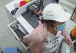 Người phụ nữ vào tiệm thú cưng ở Sài Gòn trộm bóp tiền