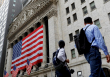 Dow Jones tăng hơn 100 điểm nhờ doanh số bán lẻ tăng mạnh
