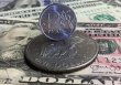Liệu 'vũ khí hạt nhân tài chính' có đẩy nhanh tiến trình phi USD hóa?