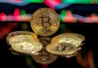 Bitcoin giảm nhẹ, thị trường tiền điện tử ngập sắc đỏ