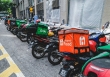 Từ Việt Nam đến Singapore, shipper chật vật vì 'cung cầu không khớp'
