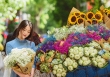 Hút khách dịch vụ cho thuê xe hoa chụp ảnh trên đường phố Hà Nội