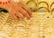 Giá vàng hôm nay 30/4: Xấp xỉ mốc 2.332 USD/ounce
