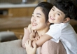 Nghe con trai trò chuyện với bạn học, bà mẹ rùng mình, vội vàng thay đổi 1 điều quan trọng