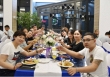 Trong buổi họp lớp, có người mỉa mai hỏi: Dạo này tôi thế nào, có chạy ăn từng bữa không? Câu trả lời của tôi khiến họ sốc nặng 