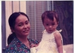 Bé gái chụp ảnh cùng mẹ gây chú ý: Từng bán nước mía giờ làm dâu hào môn, học vấn đáng ngưỡng mộ mà dạy con cũng giỏi